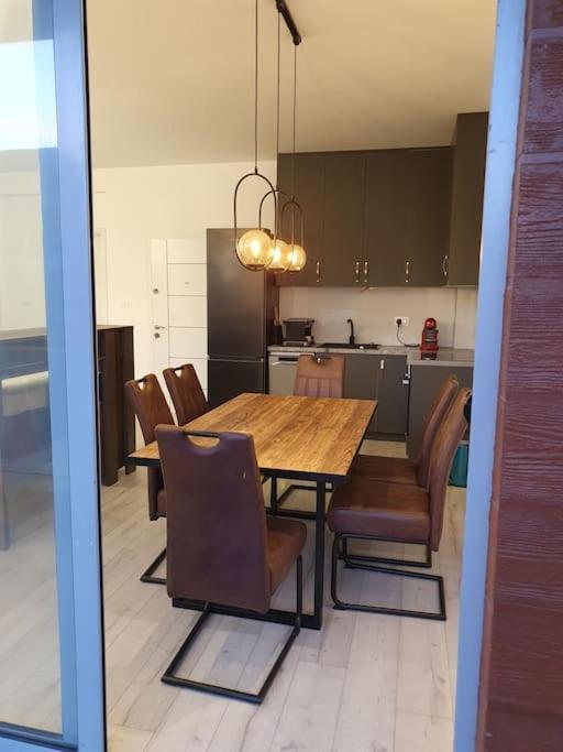 Beautiful Apartment In Tivat Eksteriør bilde
