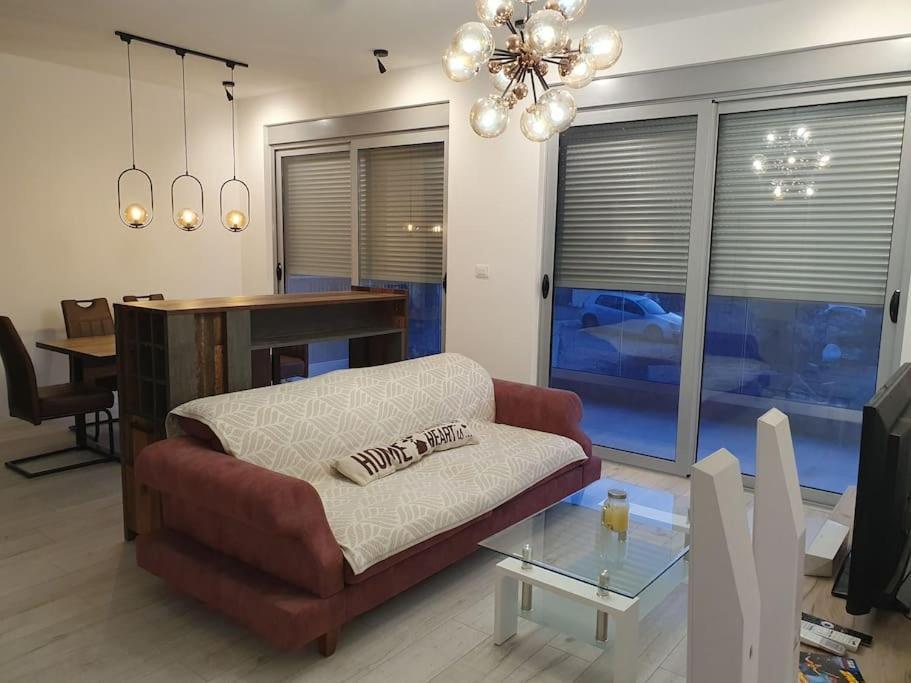 Beautiful Apartment In Tivat Eksteriør bilde