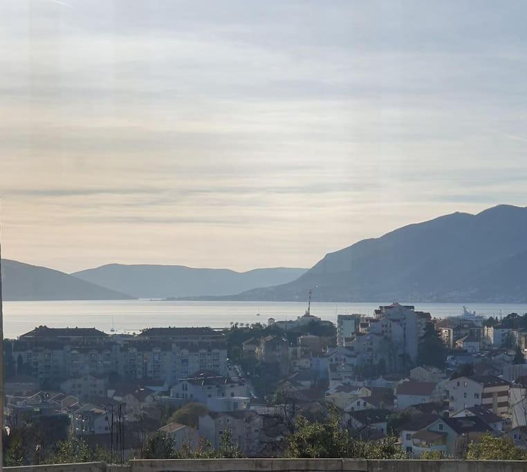Beautiful Apartment In Tivat Eksteriør bilde