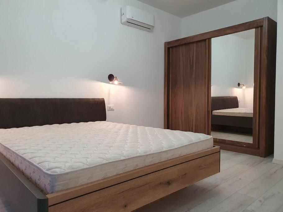 Beautiful Apartment In Tivat Eksteriør bilde