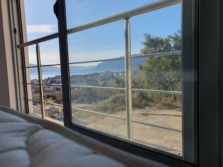 Beautiful Apartment In Tivat Eksteriør bilde